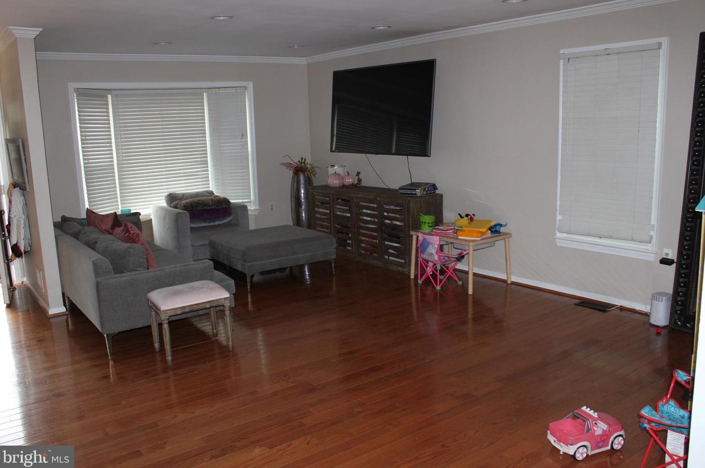 4427 Holly Ave, Fairfax VA  22030-6724 exterior