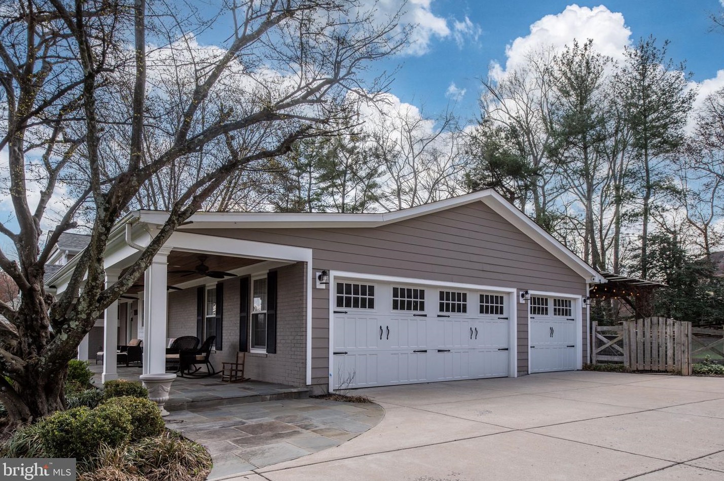 10025 Garrett St, Vienna VA  22181-3145 exterior