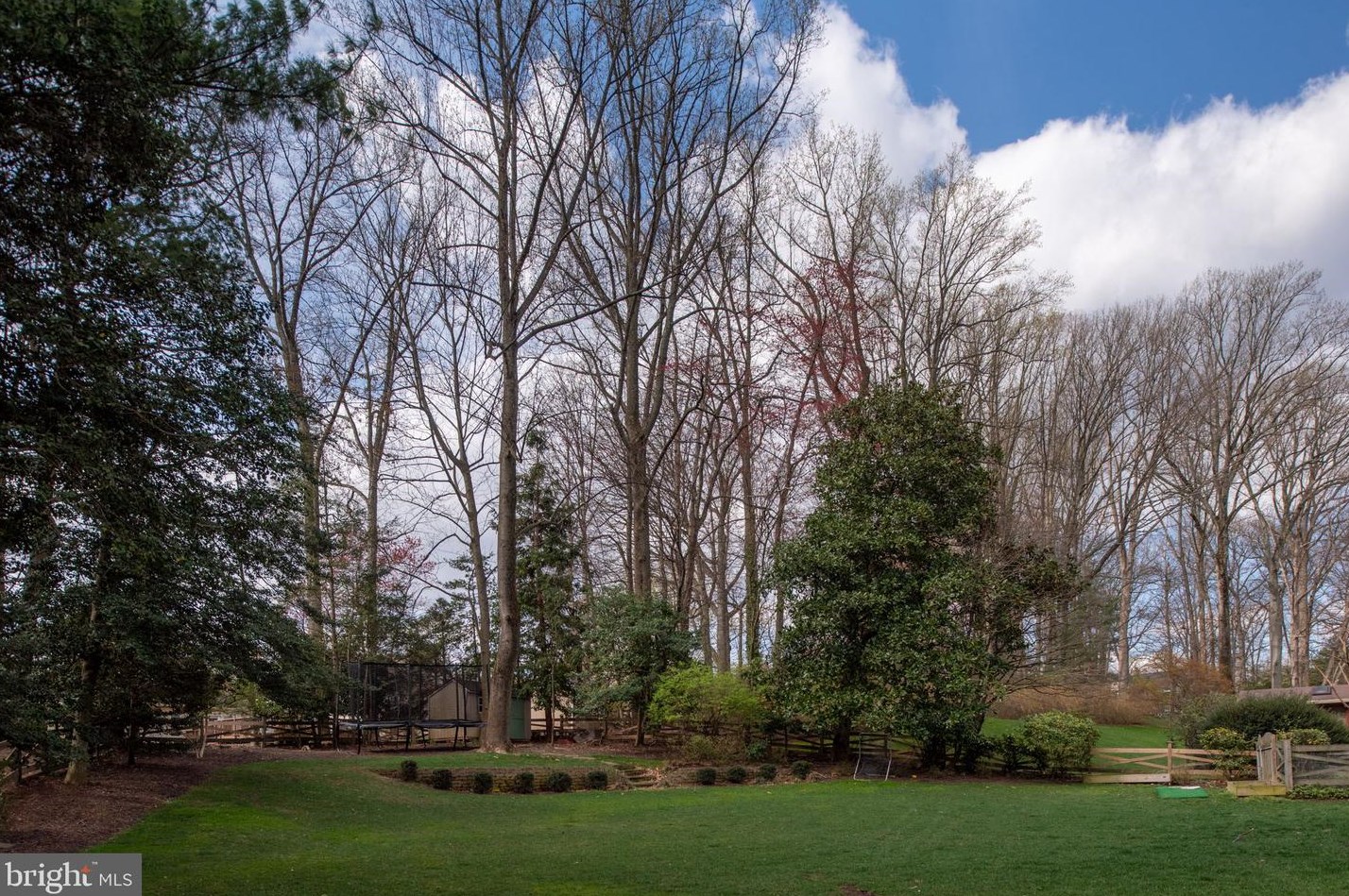 10025 Garrett St, Vienna VA  22181-3145 exterior