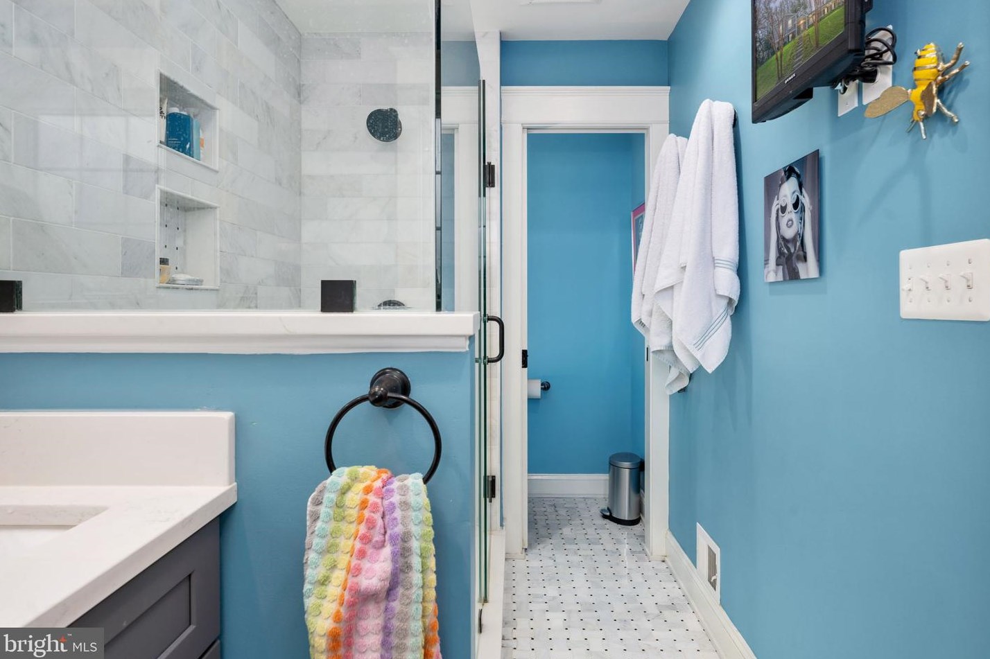 10025 Garrett St, Vienna VA  22181-3145 exterior