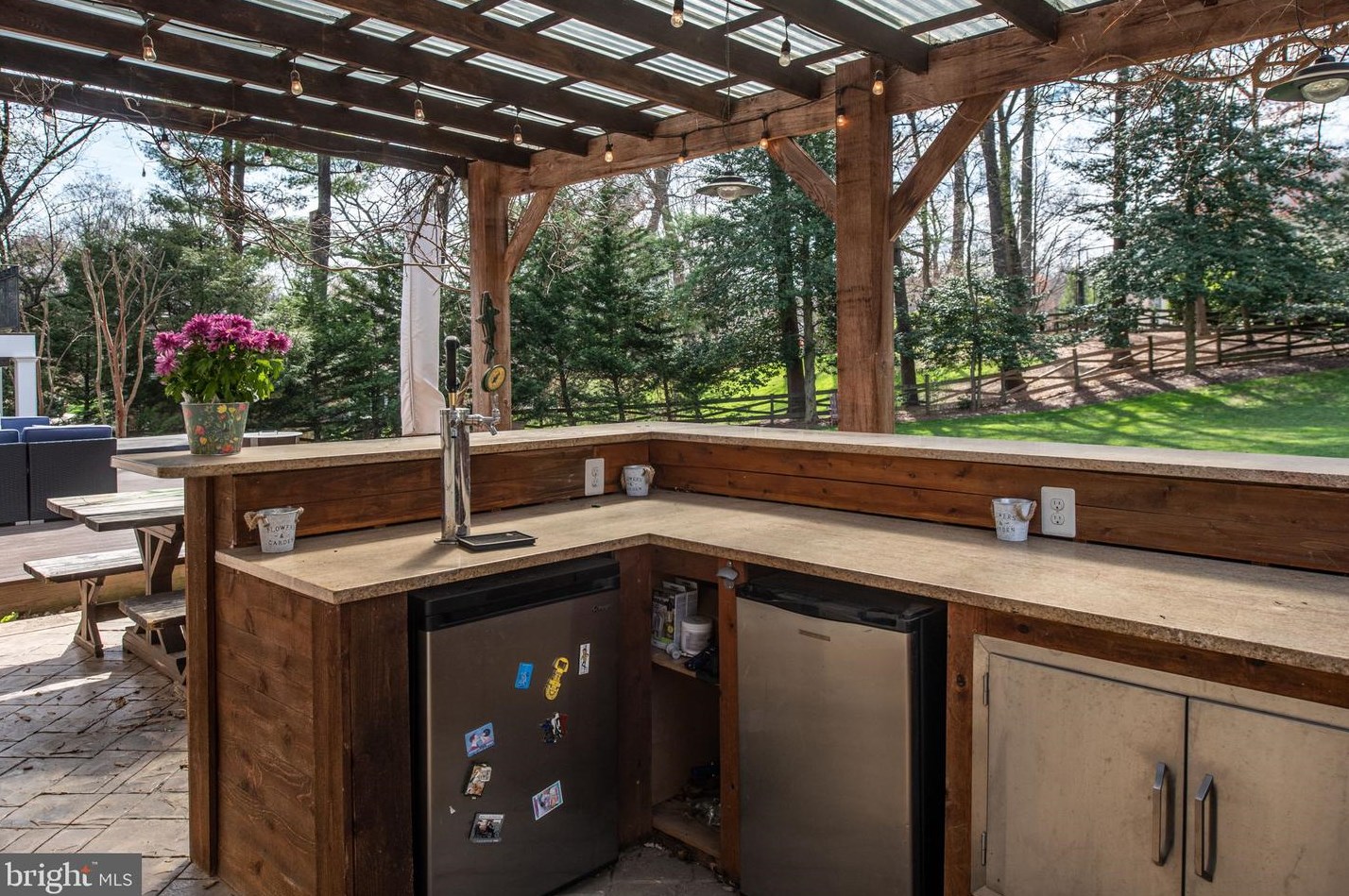 10025 Garrett St, Vienna VA  22181-3145 exterior