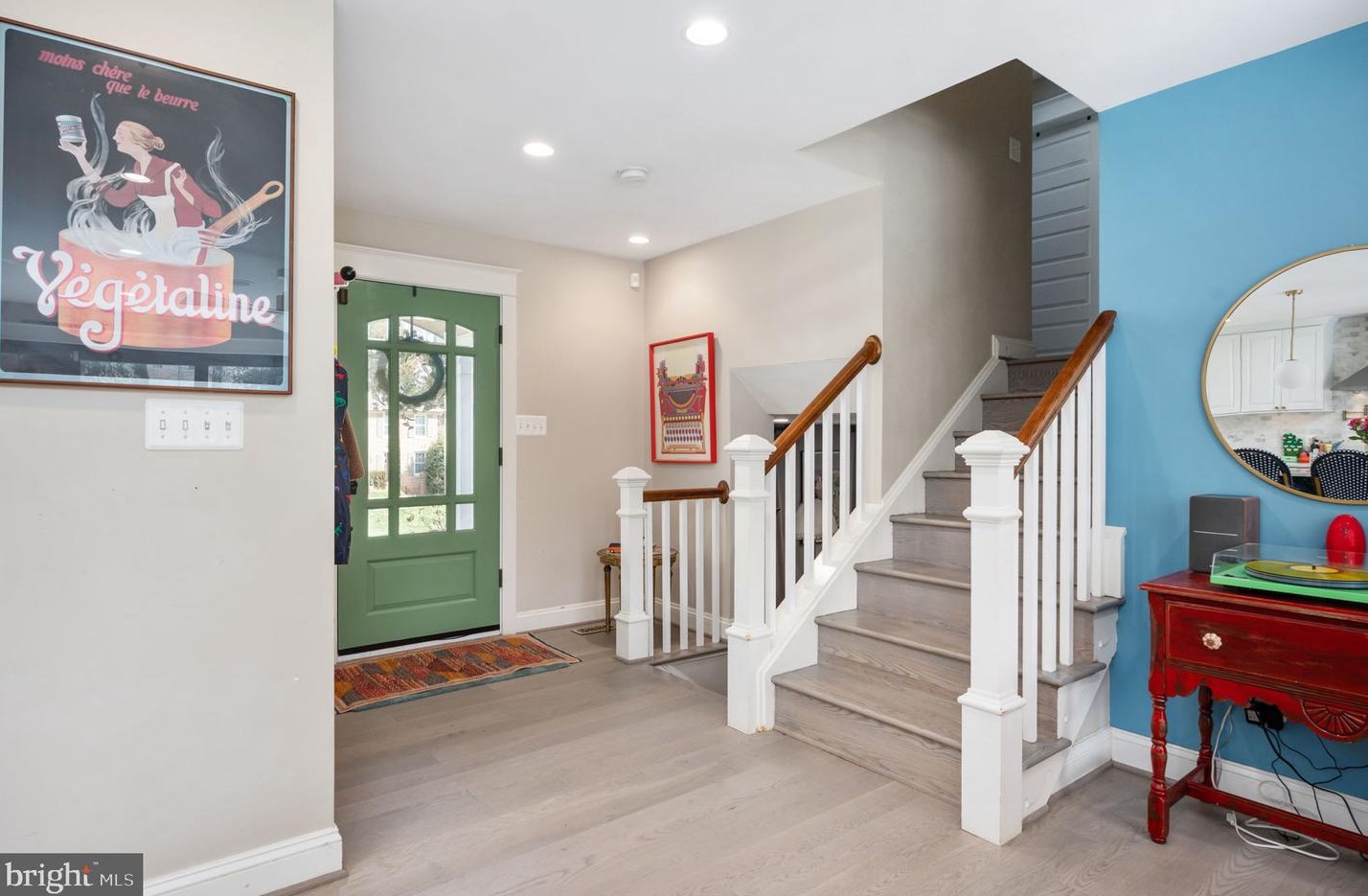 10025 Garrett St, Vienna VA  22181-3145 exterior