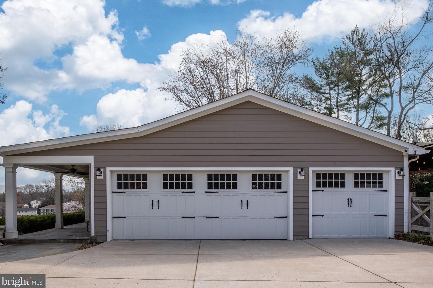 10025 Garrett St, Vienna VA  22181-3145 exterior