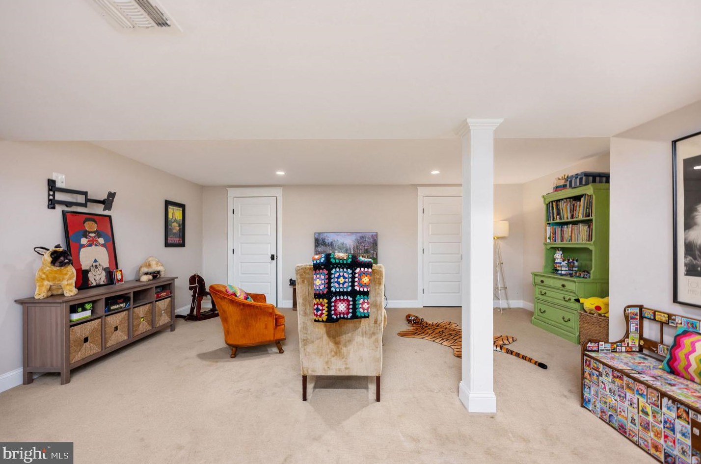 10025 Garrett St, Vienna VA  22181-3145 exterior