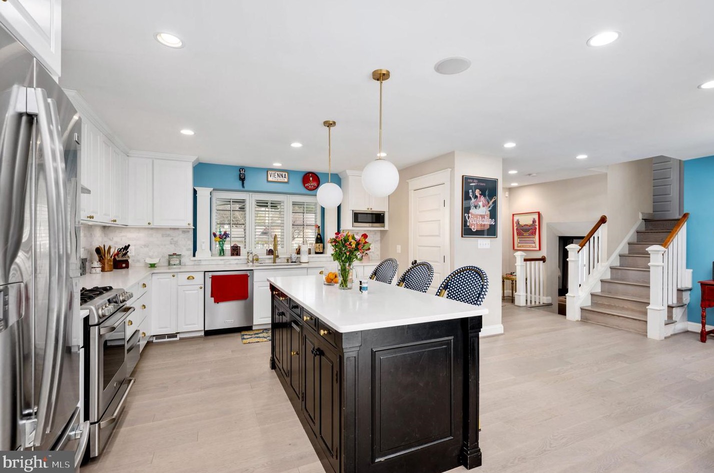 10025 Garrett St, Vienna VA  22181-3145 exterior