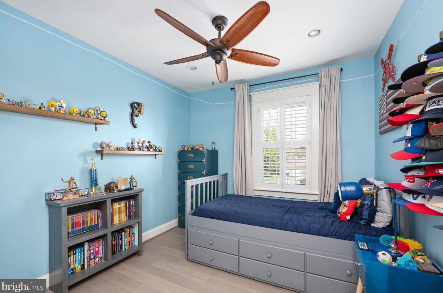 10025 Garrett St, Vienna VA  22181-3145 exterior