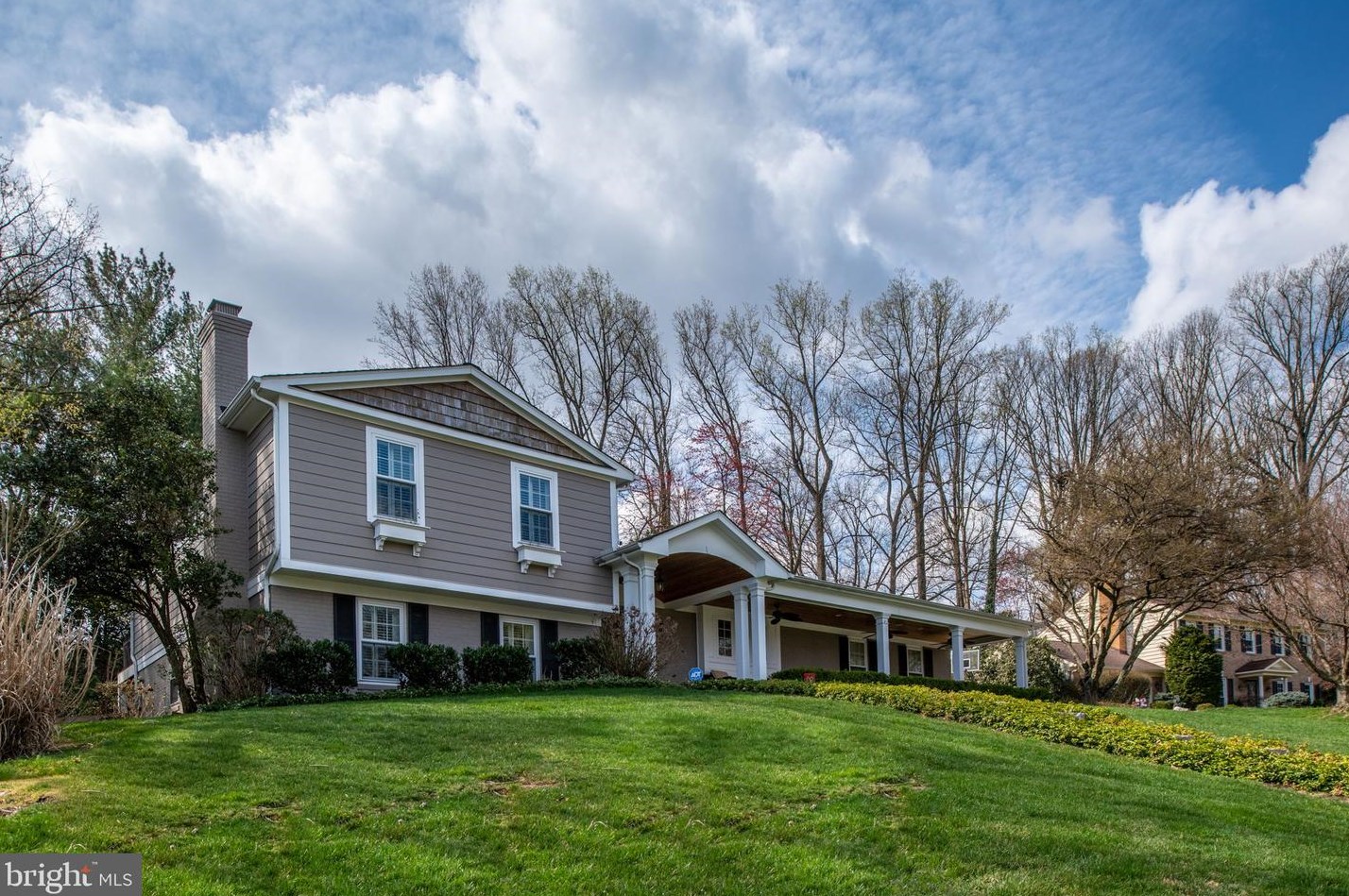 10025 Garrett St, Vienna VA  22181-3145 exterior