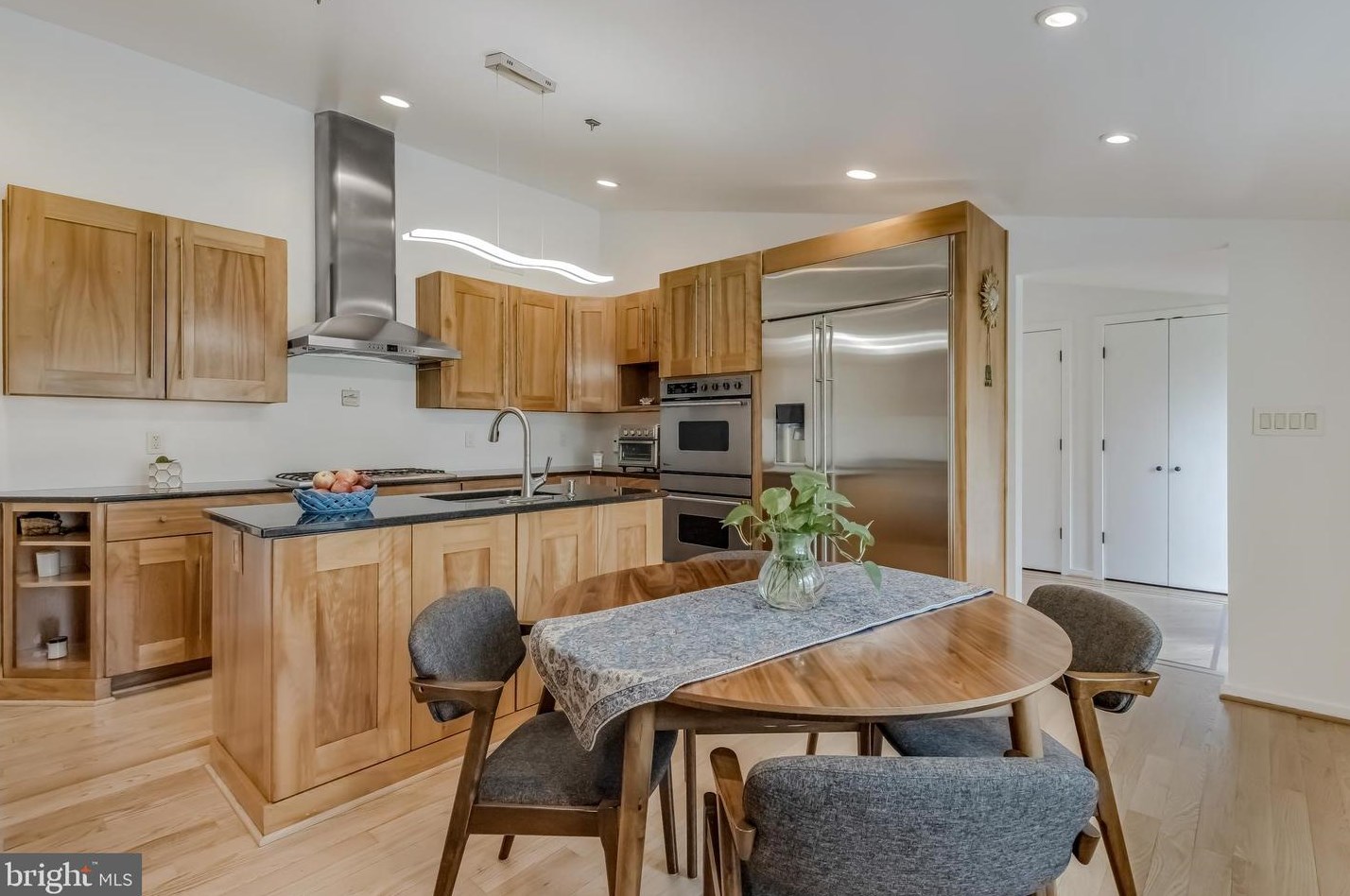 9119 Cricklewood Ct, Vienna VA  22182-1702 exterior