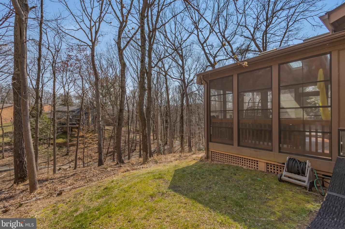 9119 Cricklewood Ct, Vienna VA  22182-1702 exterior
