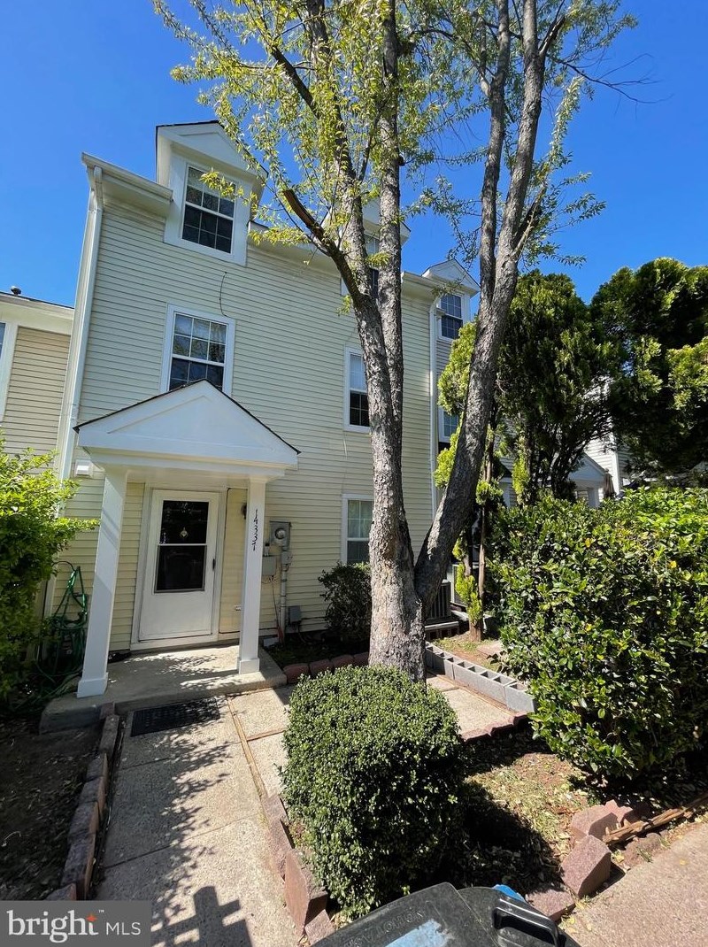 14337 Johnny Moore Ct, Centreville VA  20120-3212 exterior