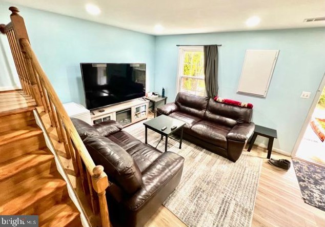 14337 Johnny Moore Ct, Centreville VA  20120-3212 exterior