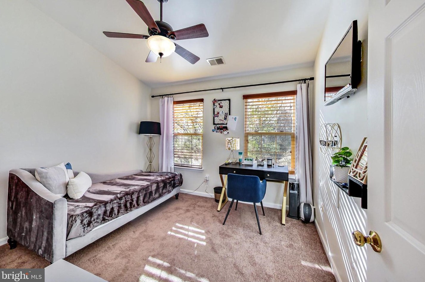 4017 Rosemeade Dr, Fairfax VA  22033-2873 exterior