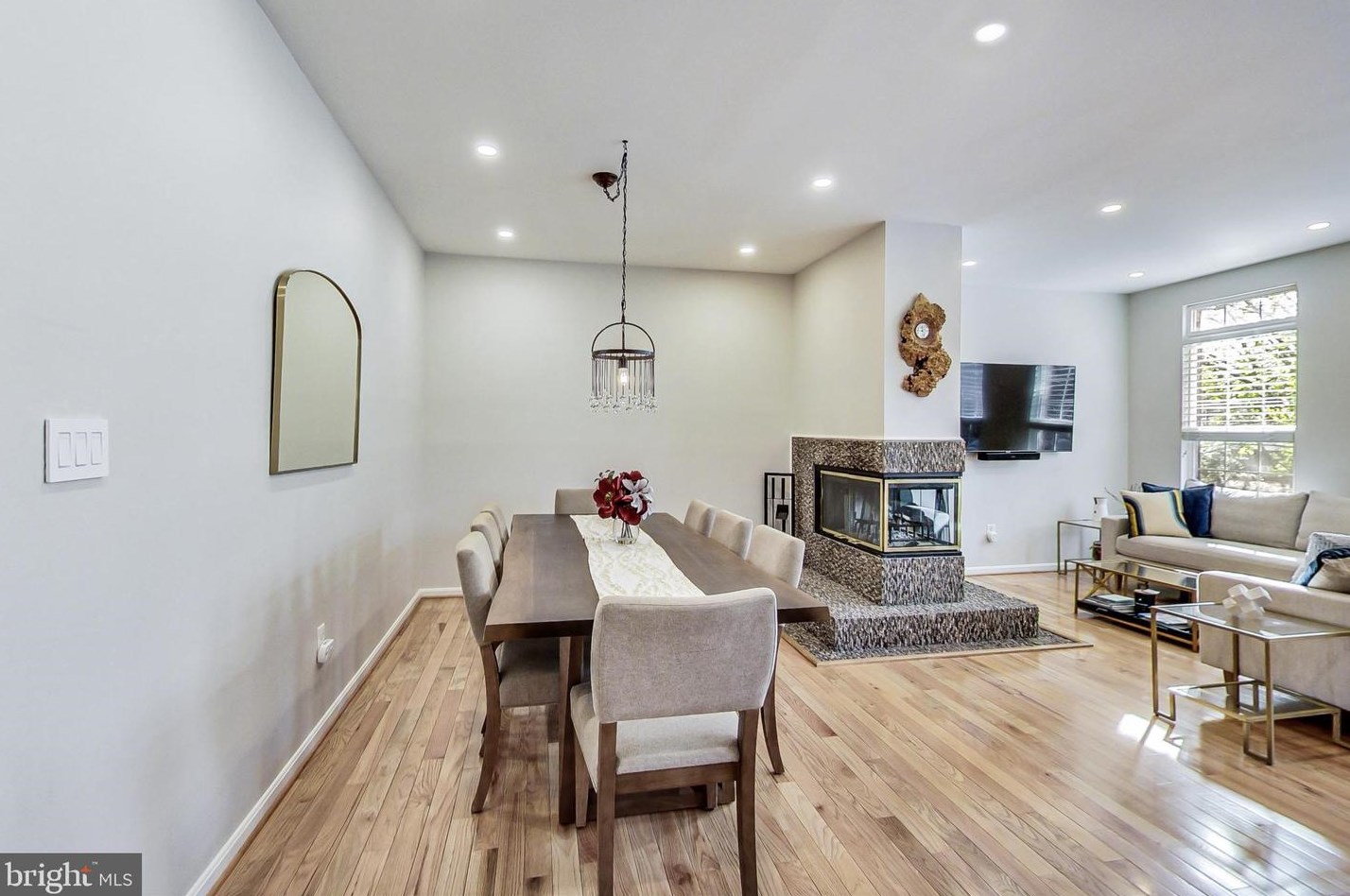 4017 Rosemeade Dr, Fairfax VA  22033-2873 exterior