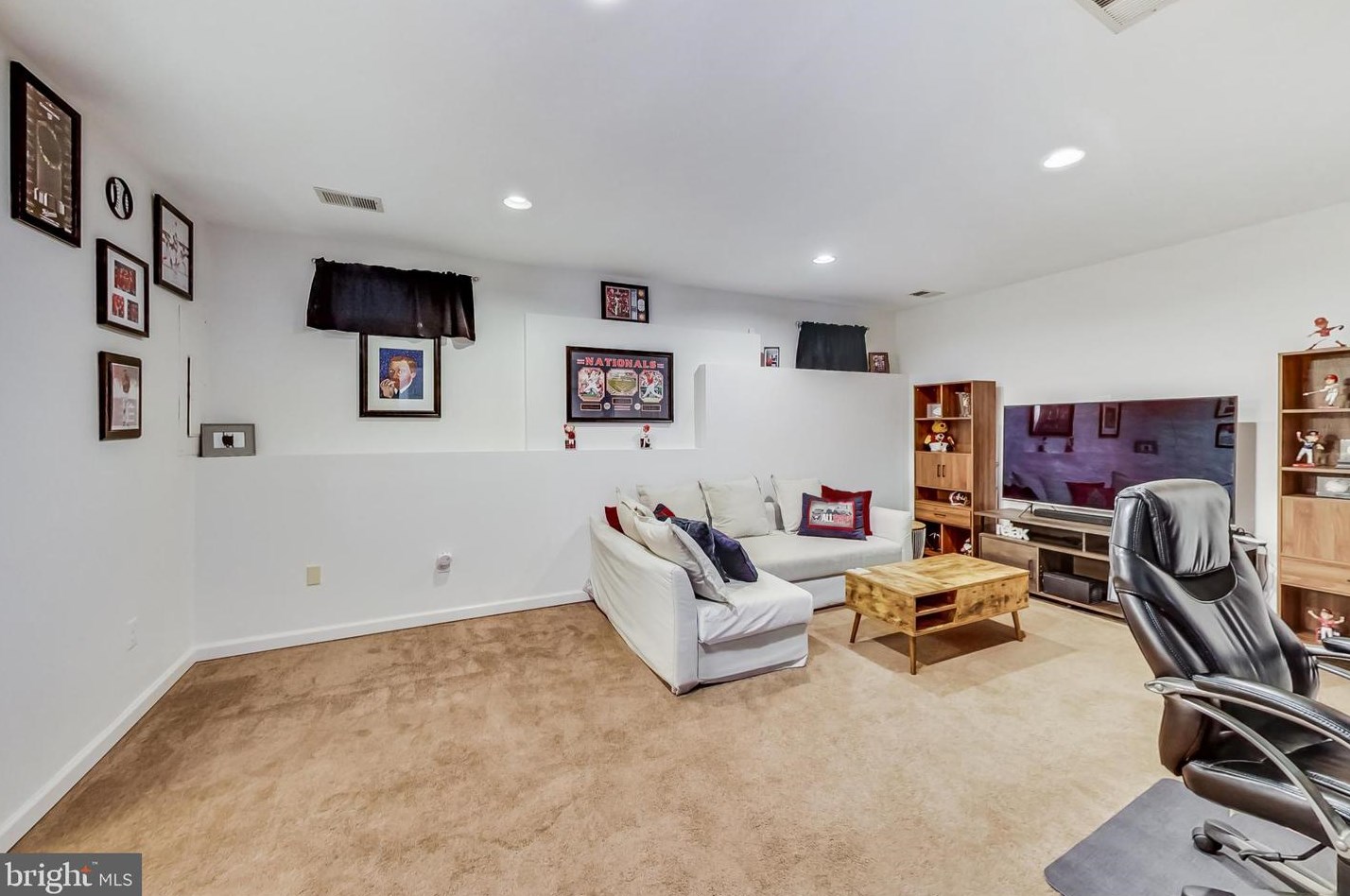 4017 Rosemeade Dr, Fairfax VA  22033-2873 exterior