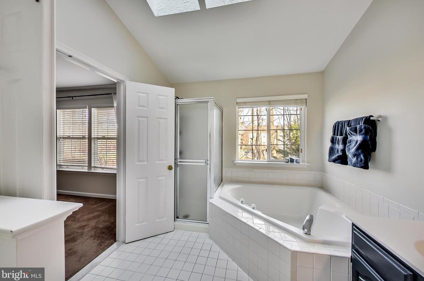 4017 Rosemeade Dr, Fairfax VA  22033-2873 exterior