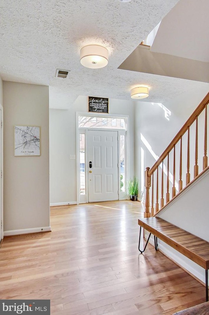 4017 Rosemeade Dr, Fairfax VA  22033-2873 exterior