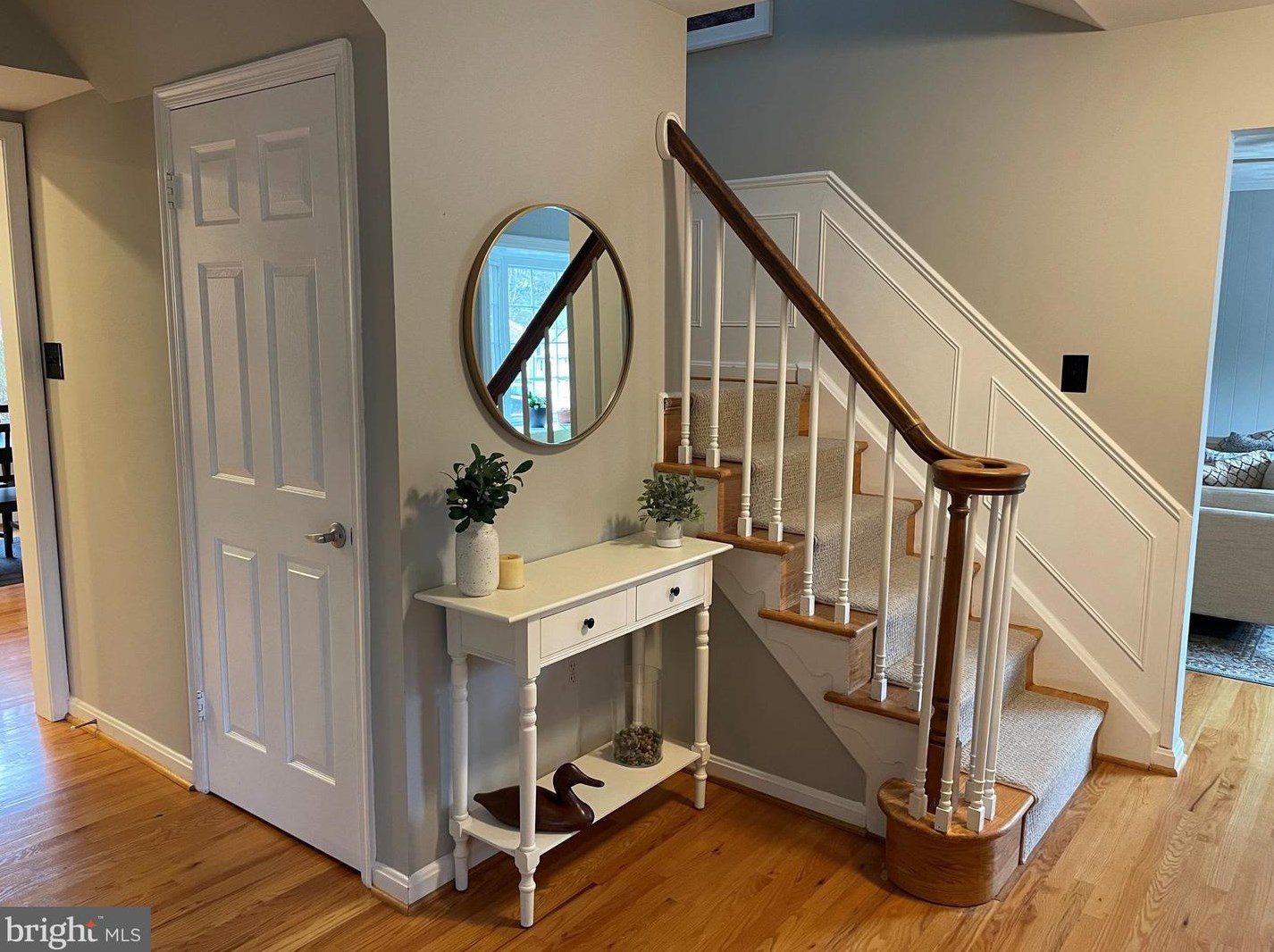 9852 Marcliff Ct, Vienna VA  22181-3239 exterior