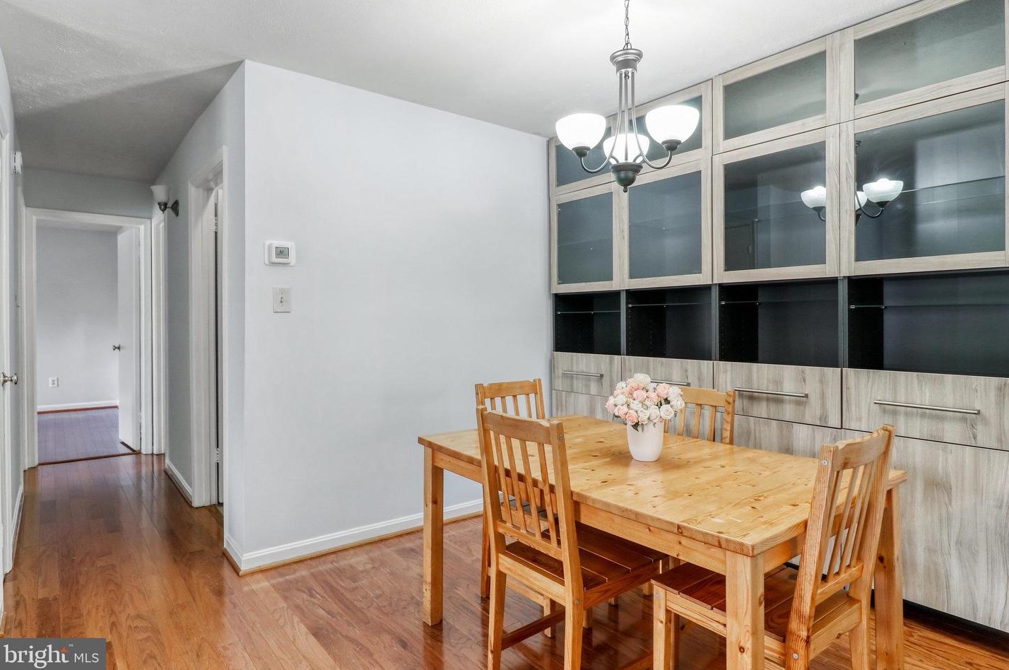 10049 Oakton Ter Rd, Vienna VA  22124-2938 exterior