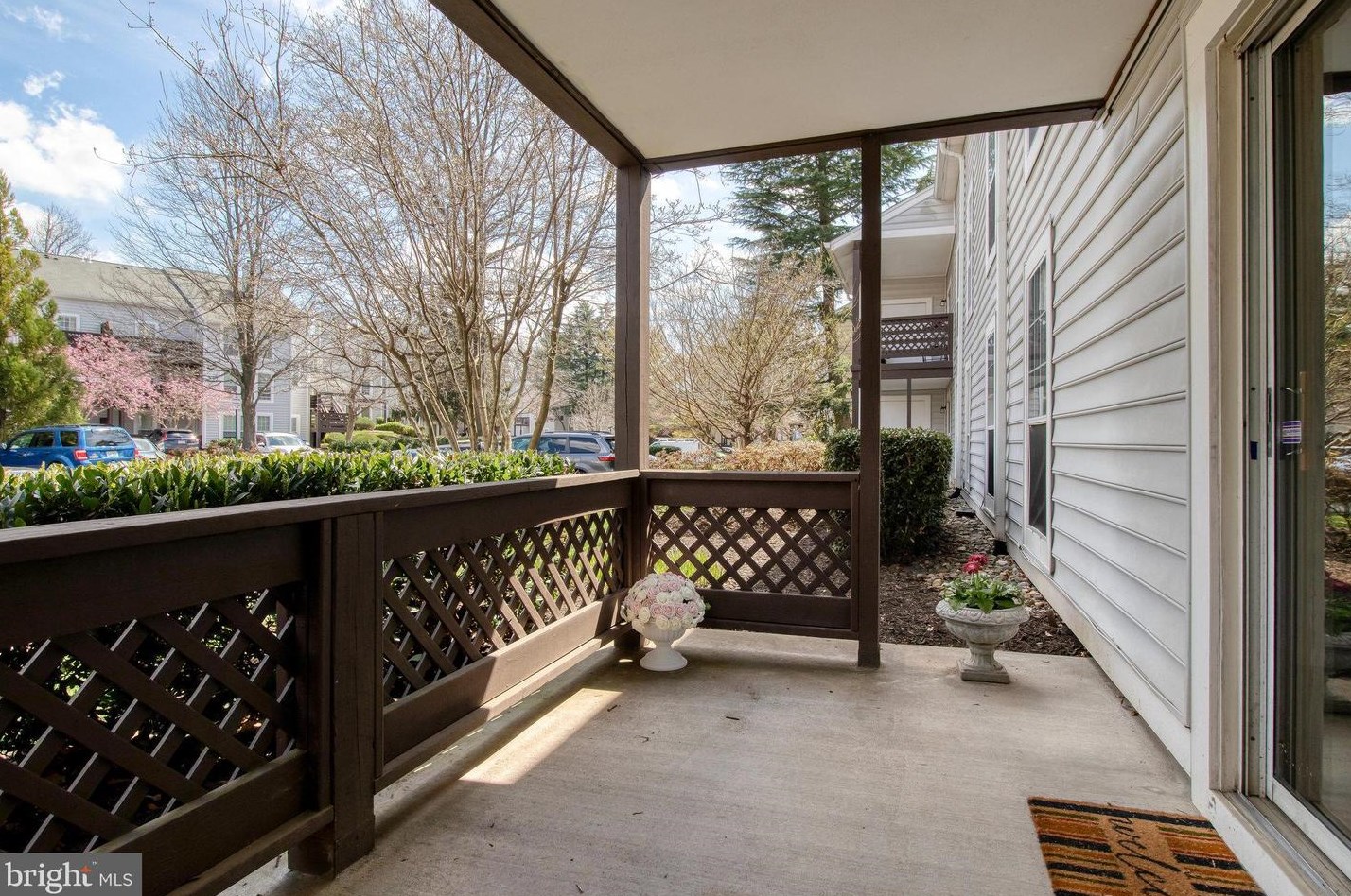 10049 Oakton Ter Rd, Vienna VA  22124-2938 exterior