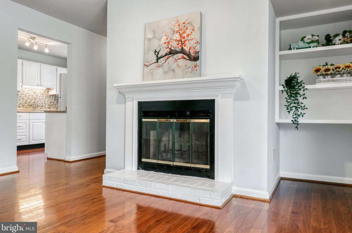 10049 Oakton Ter Rd, Vienna VA  22124-2938 exterior