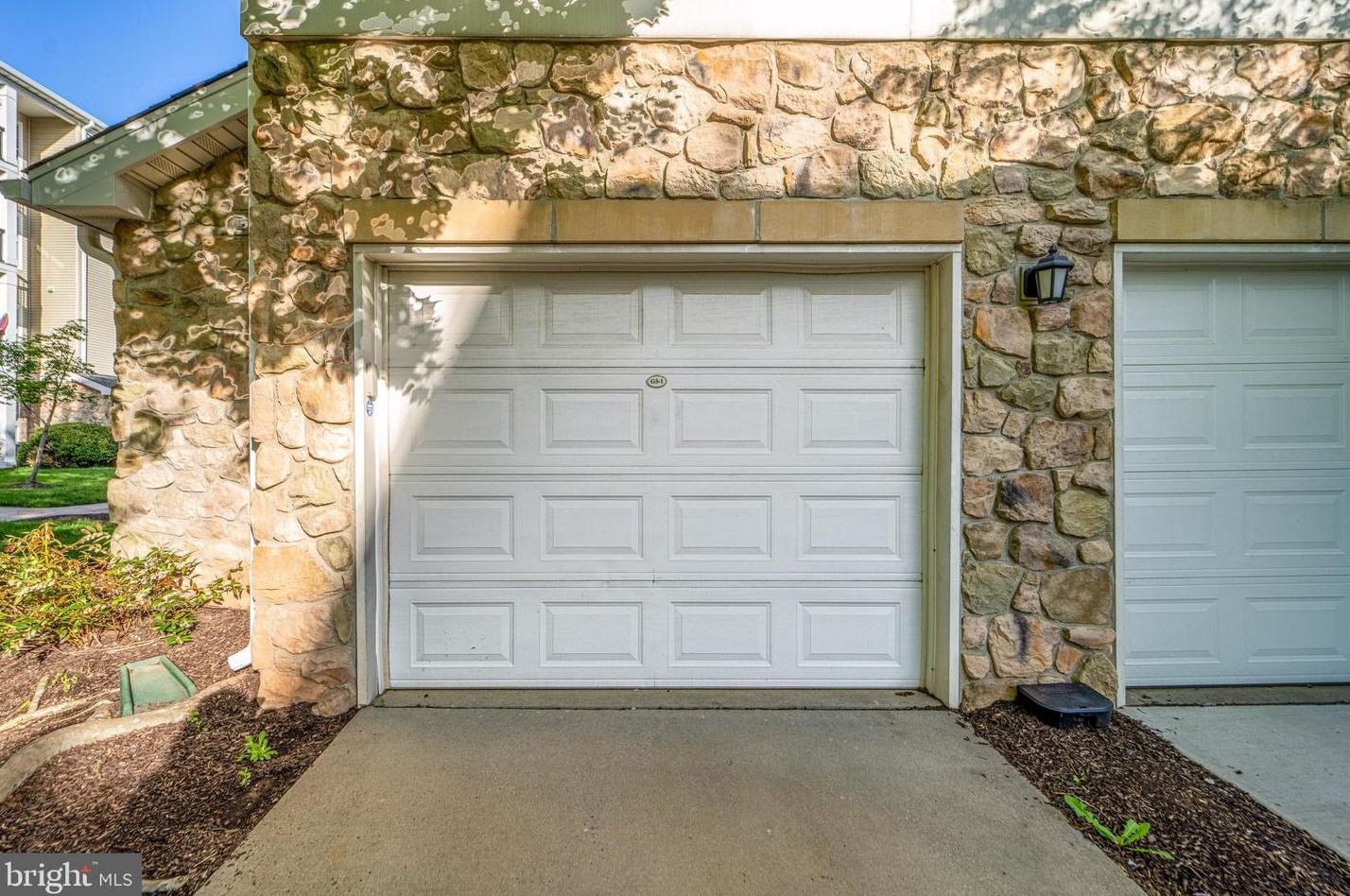 13405 Connor Dr, Centreville VA 20120-3034 exterior