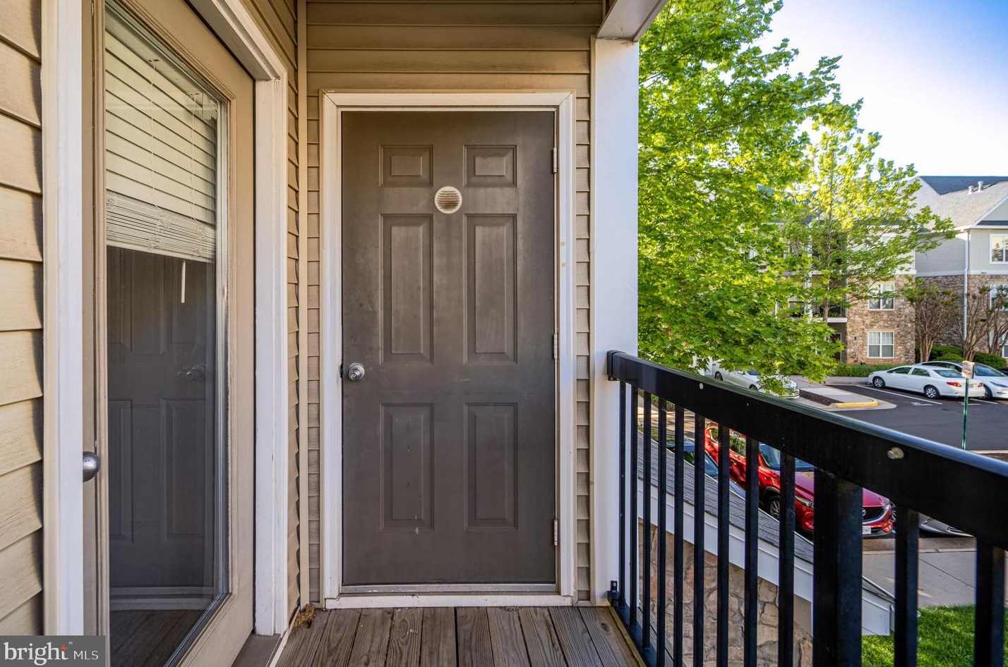 13405 Connor Dr, Centreville VA 20120-3034 exterior