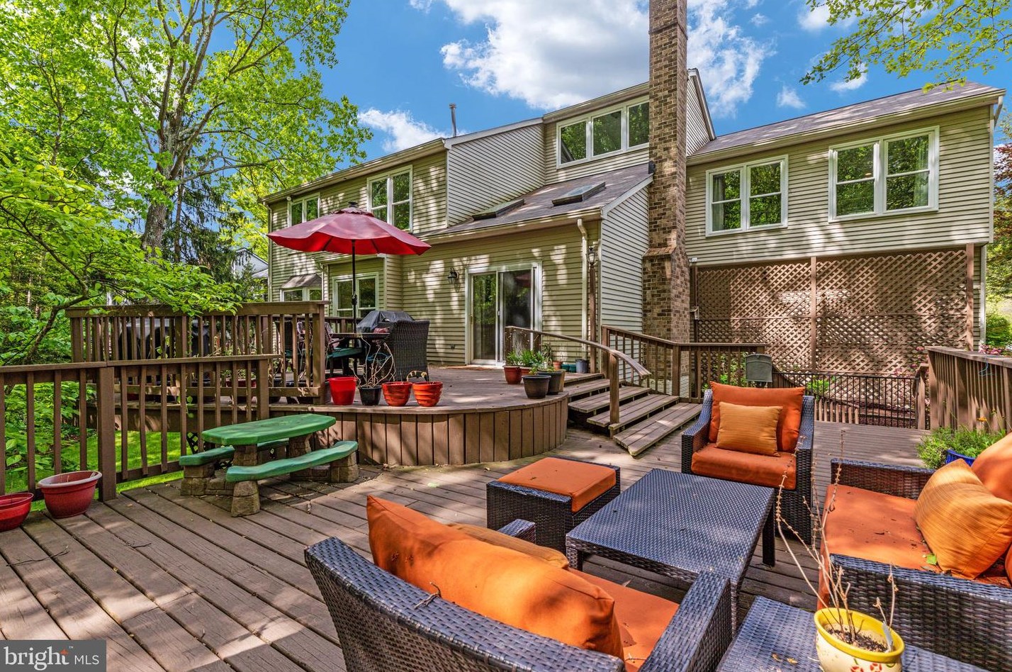 10300 Dunn Meadow Rd, Vienna VA  22182-1361 exterior