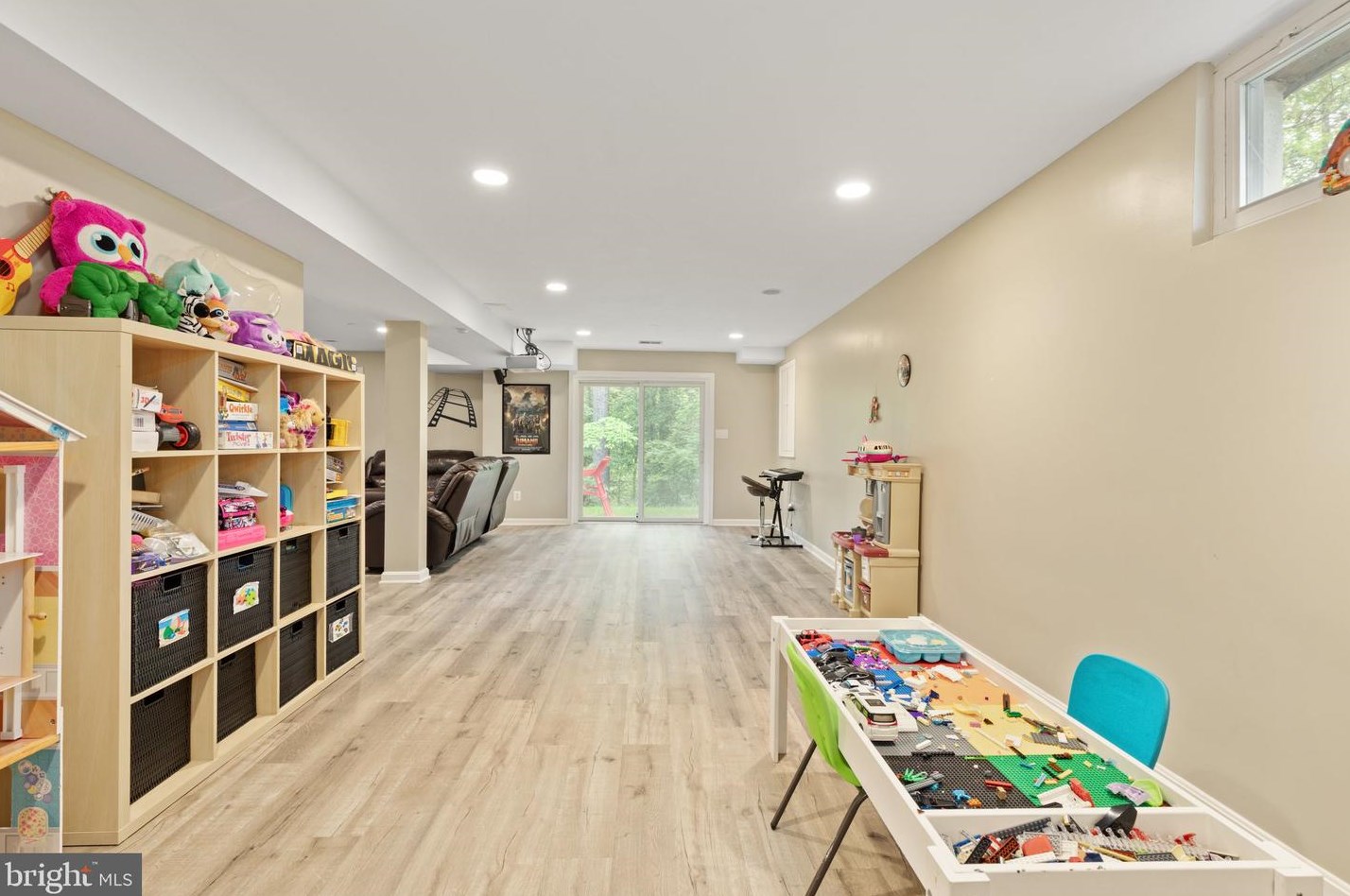 10300 Dunn Meadow Rd, Vienna VA  22182-1361 exterior