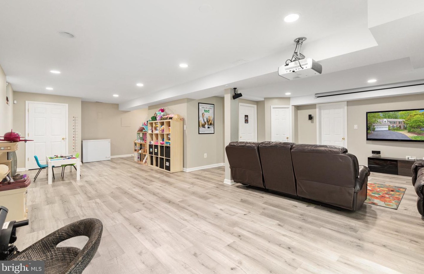 10300 Dunn Meadow Rd, Vienna VA  22182-1361 exterior