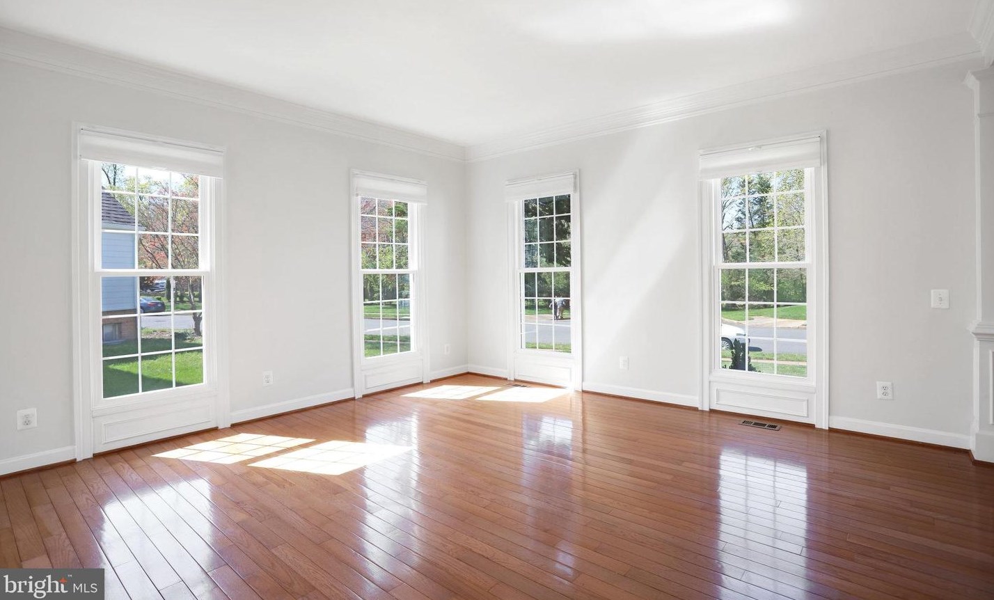 8429 Black Stallion Pl, Vienna VA  22182-6007 exterior