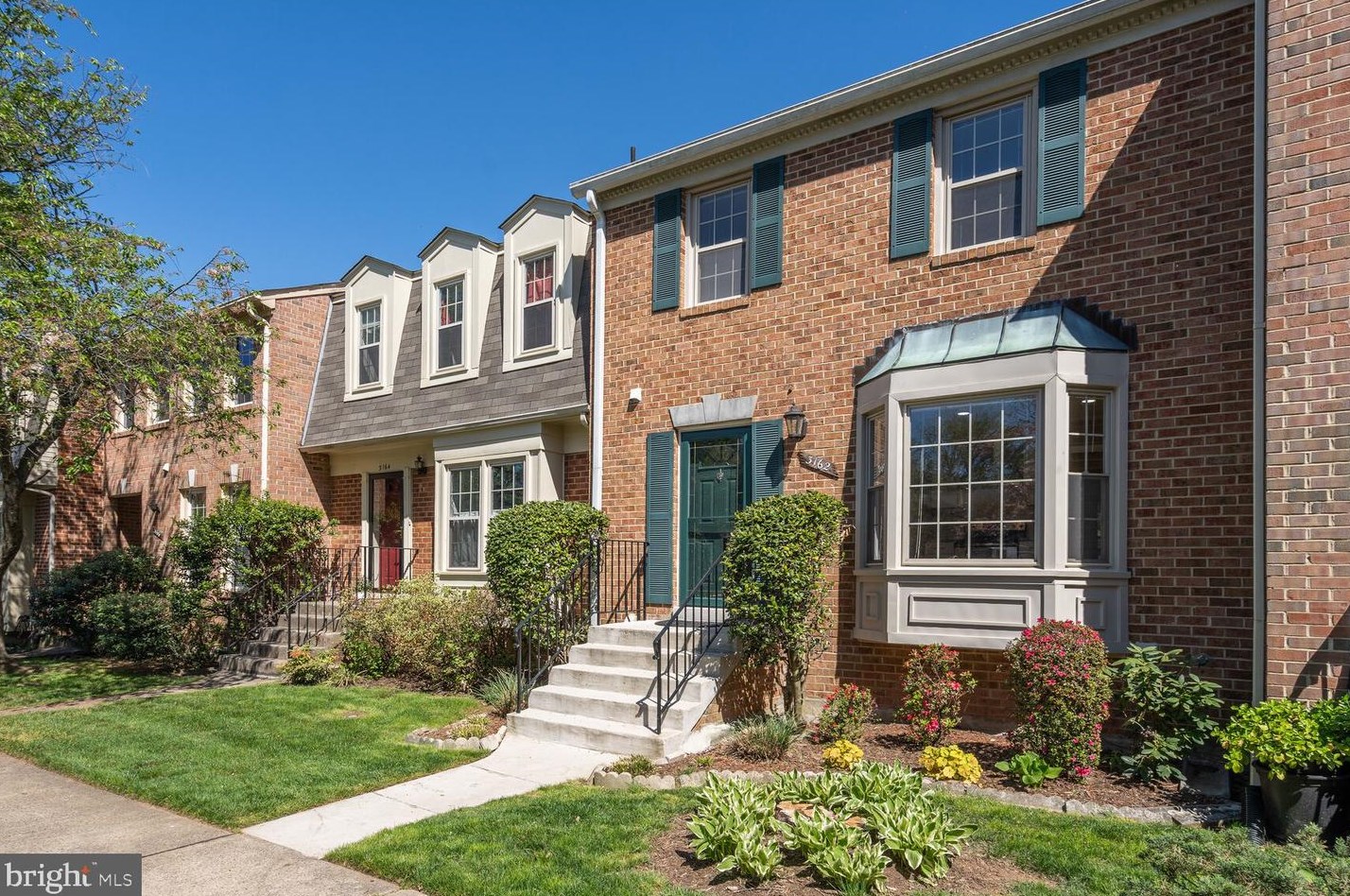 3162 Borge St, Vienna VA  22124-2807 exterior
