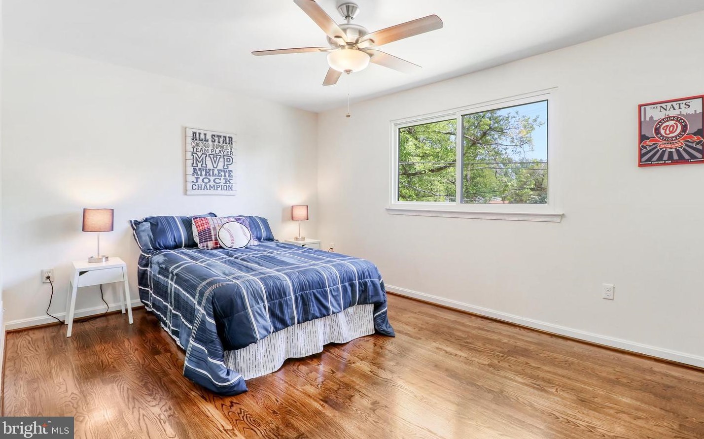 5502 Kings Park Dr, Springfield VA  22151-1106 exterior