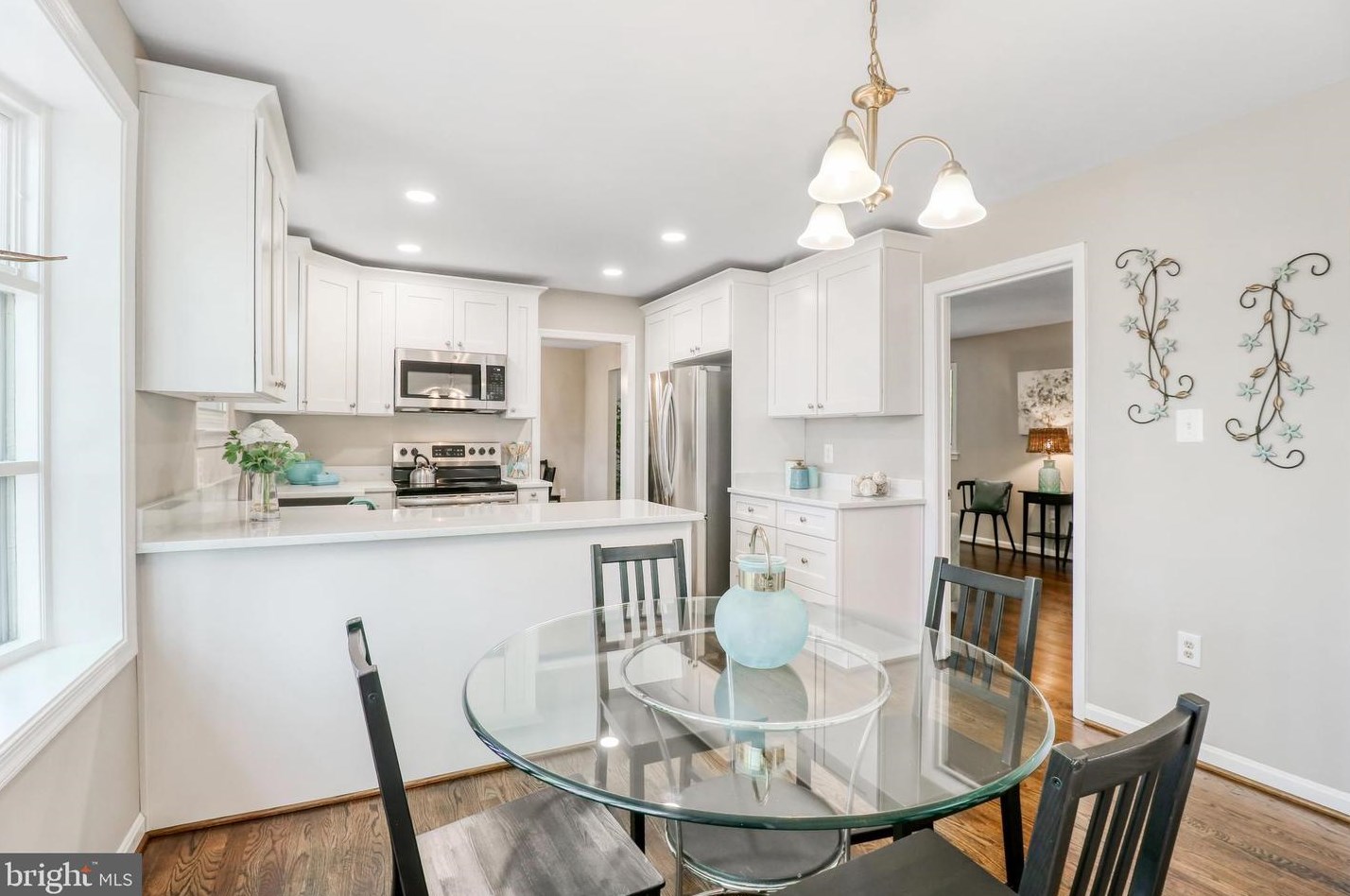 5502 Kings Park Dr, Springfield VA  22151-1106 exterior