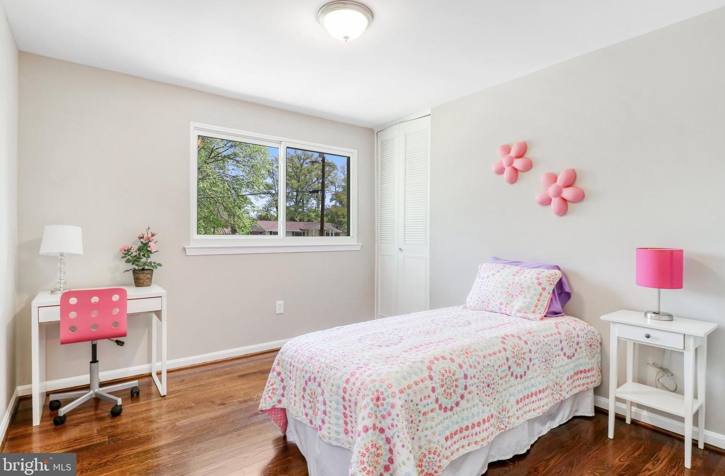 5502 Kings Park Dr, Springfield VA  22151-1106 exterior