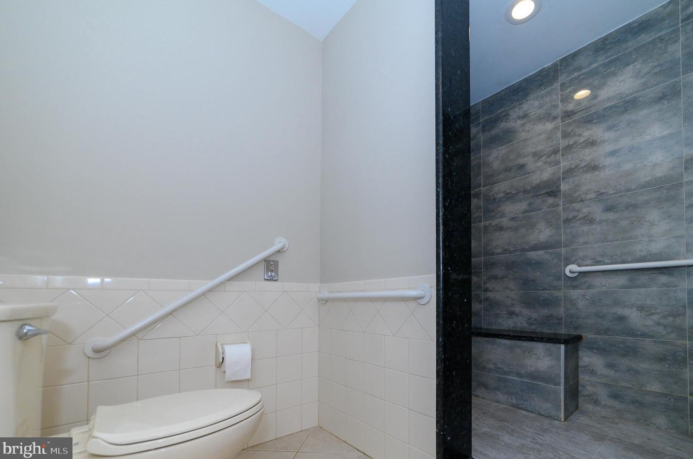 5438 Ruby Dr, Fairfax VA  22030-6338 exterior