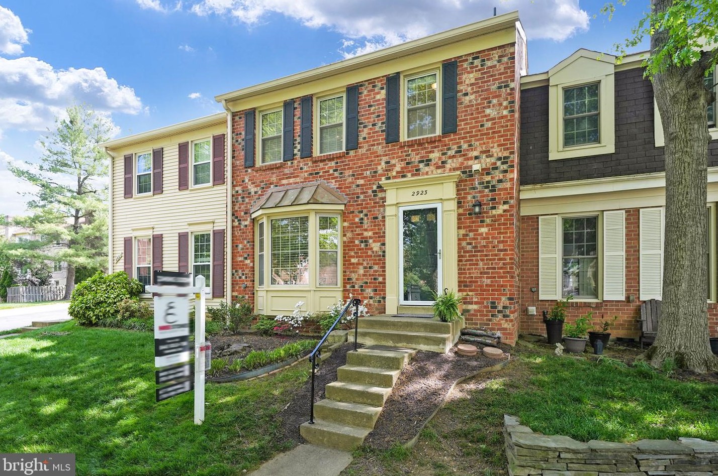 2923 Vlg Spg Ln, Vienna VA 22181-6112 exterior