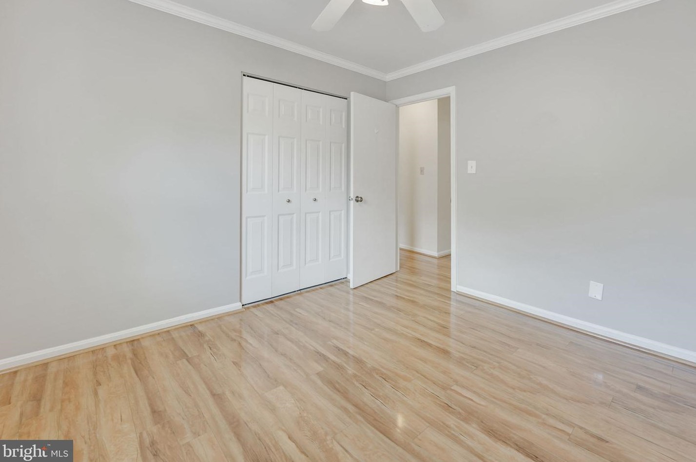 2923 Vlg Spg Ln, Vienna VA 22181-6112 exterior