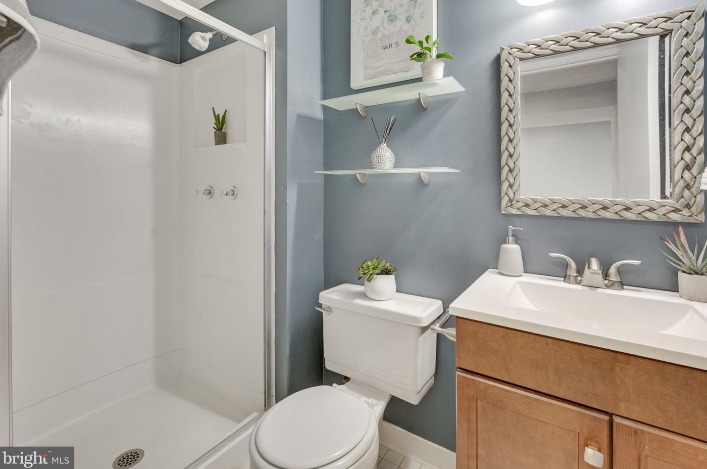 2923 Vlg Spg Ln, Vienna VA 22181-6112 exterior