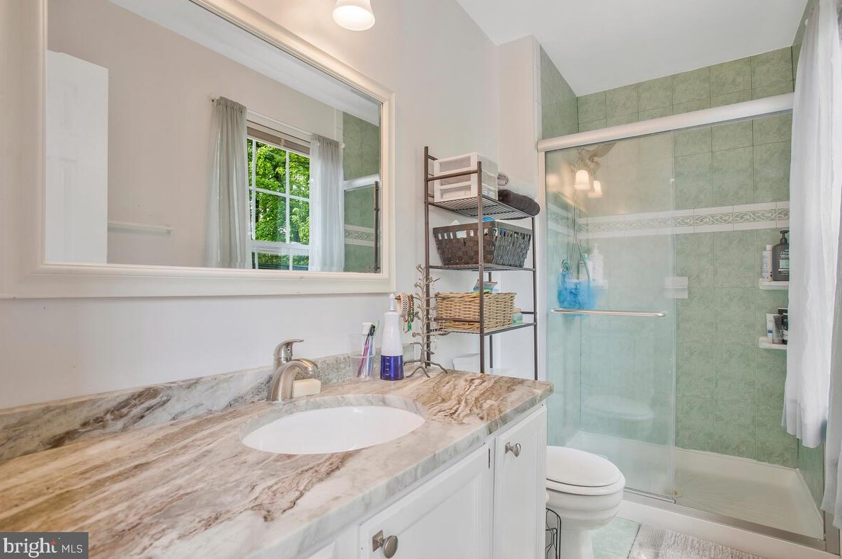 10420 Calumet Grove Dr, Fairfax VA  22032-3801 exterior