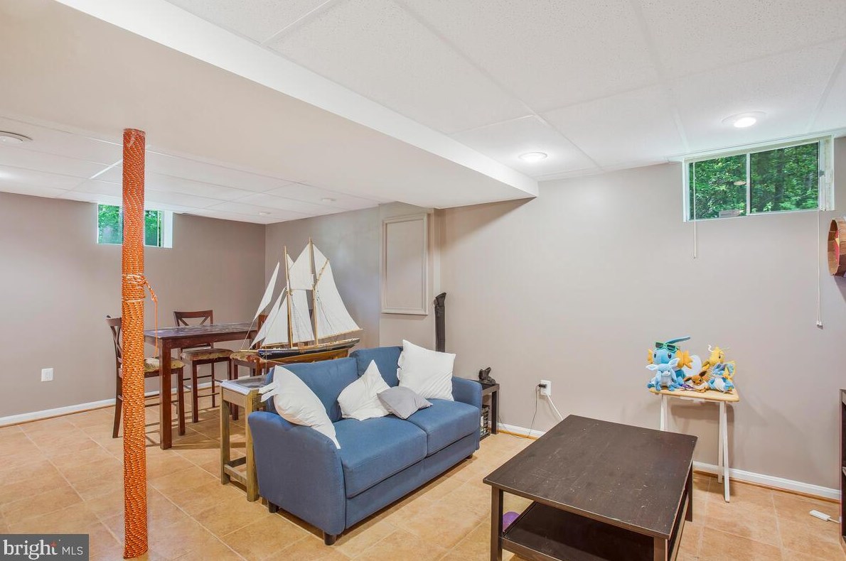 10420 Calumet Grove Dr, Fairfax VA  22032-3801 exterior