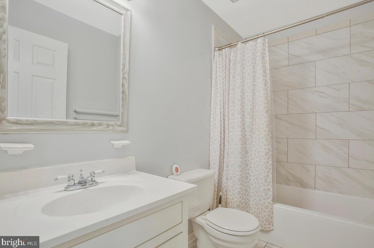 10420 Calumet Grove Dr, Fairfax VA  22032-3801 exterior