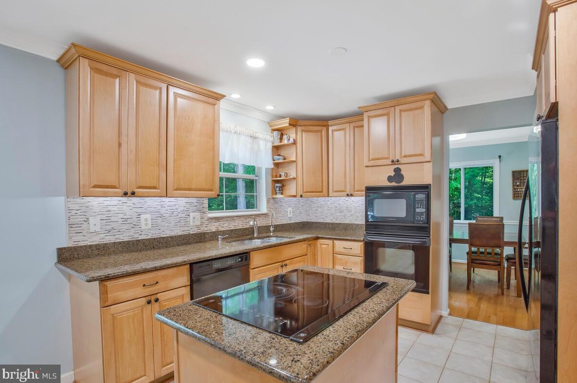 10420 Calumet Grove Dr, Fairfax VA  22032-3801 exterior