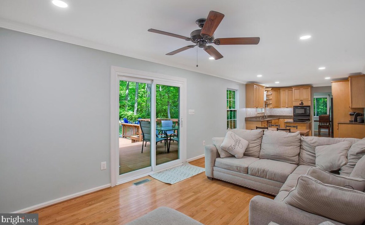 10420 Calumet Grove Dr, Fairfax VA  22032-3801 exterior