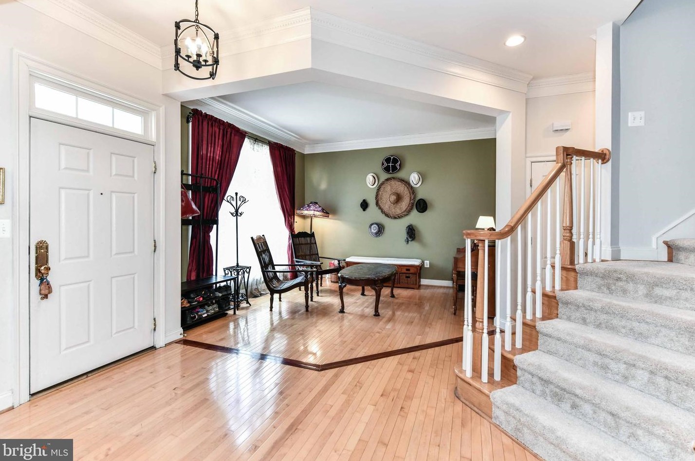 2158 Harithy Dr, Vienna VA  22027-1055 exterior