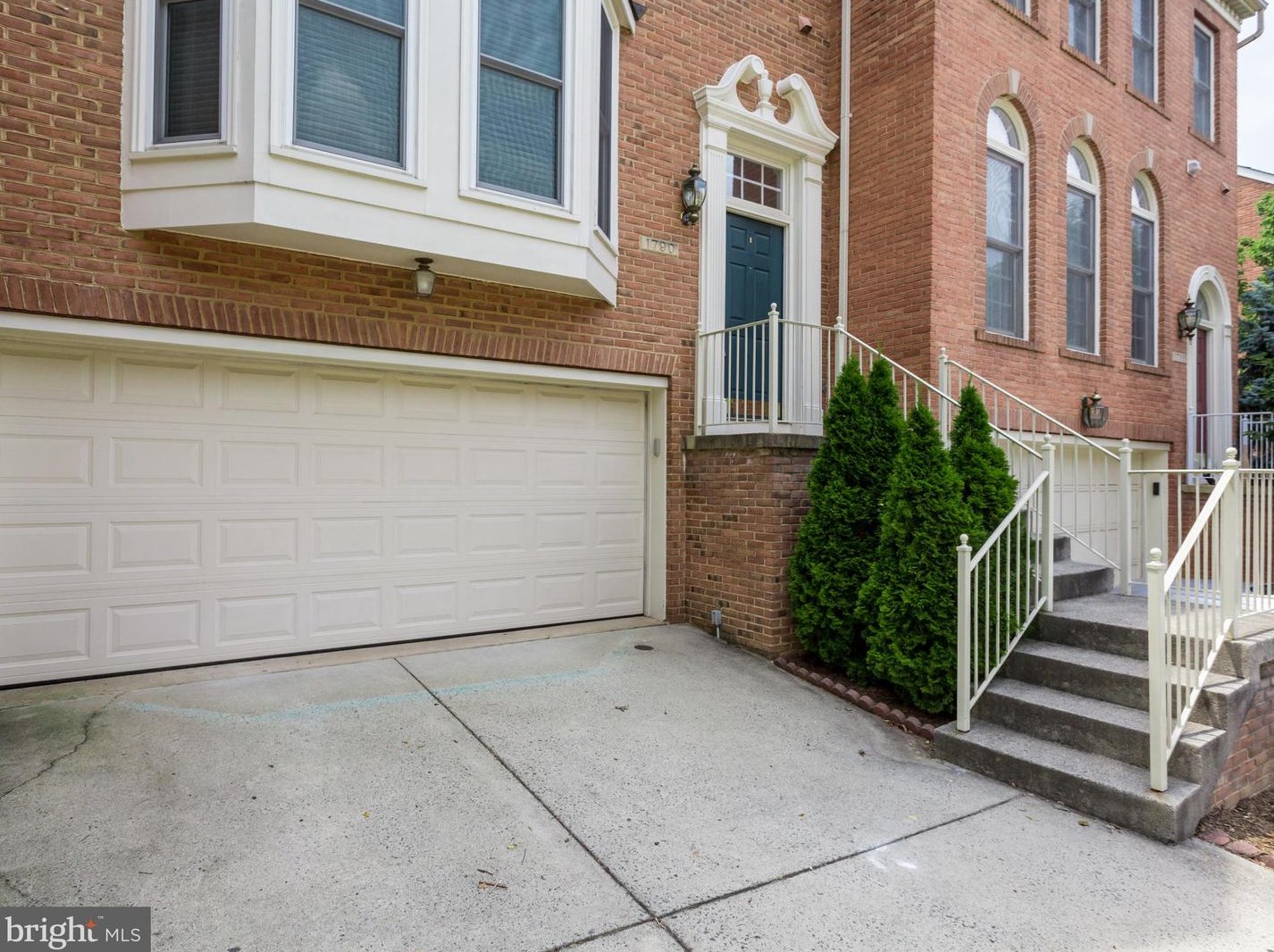 1790 Dawson St, Vienna VA  22182-2574 exterior