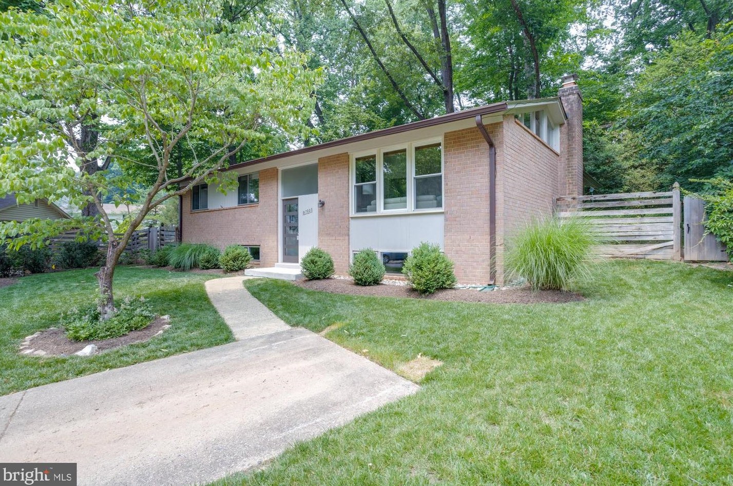 9700 Galsworth Ct, Fairfax VA 22032-2802 exterior