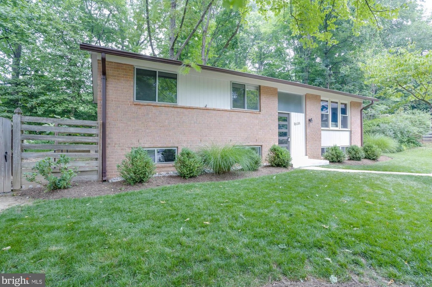 9700 Galsworth Ct, Fairfax VA 22032-2802 exterior