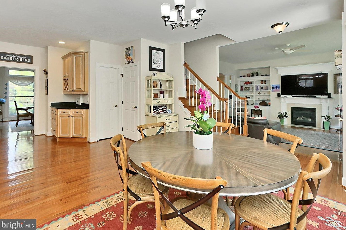 5448 Marlstone Ln, Fairfax VA  22030-5834 exterior