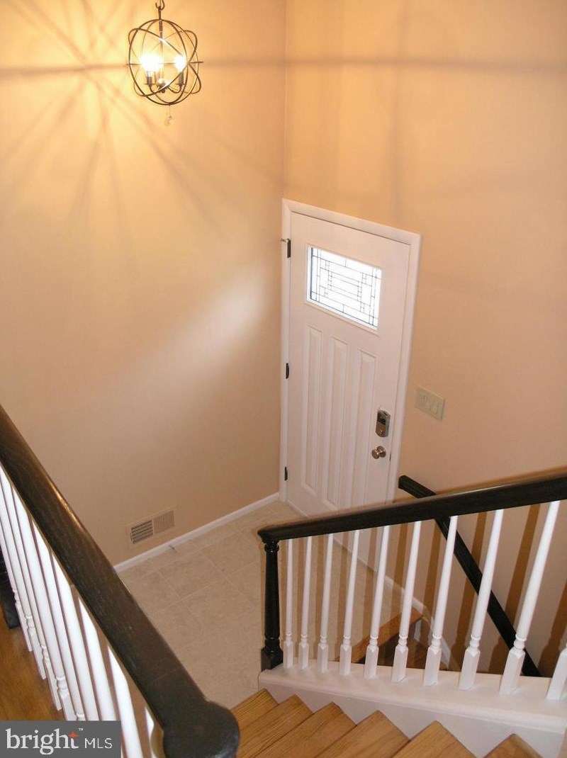 2626 Bowling Green Dr, Vienna VA  22180-7027 exterior