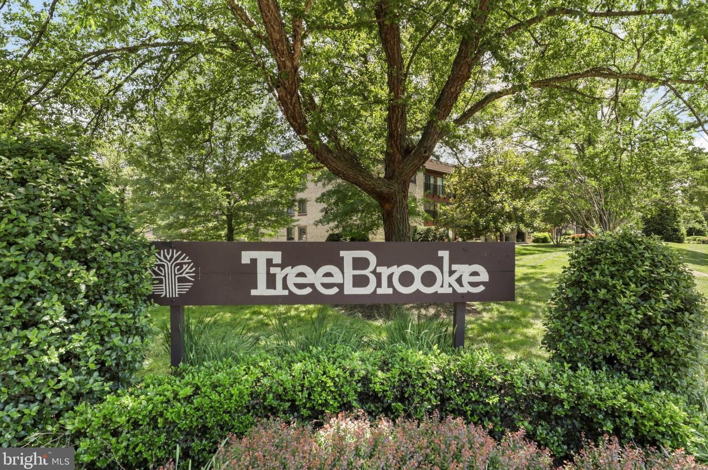 2817 Jermantown Rd, Vienna VA  22124-2504 exterior